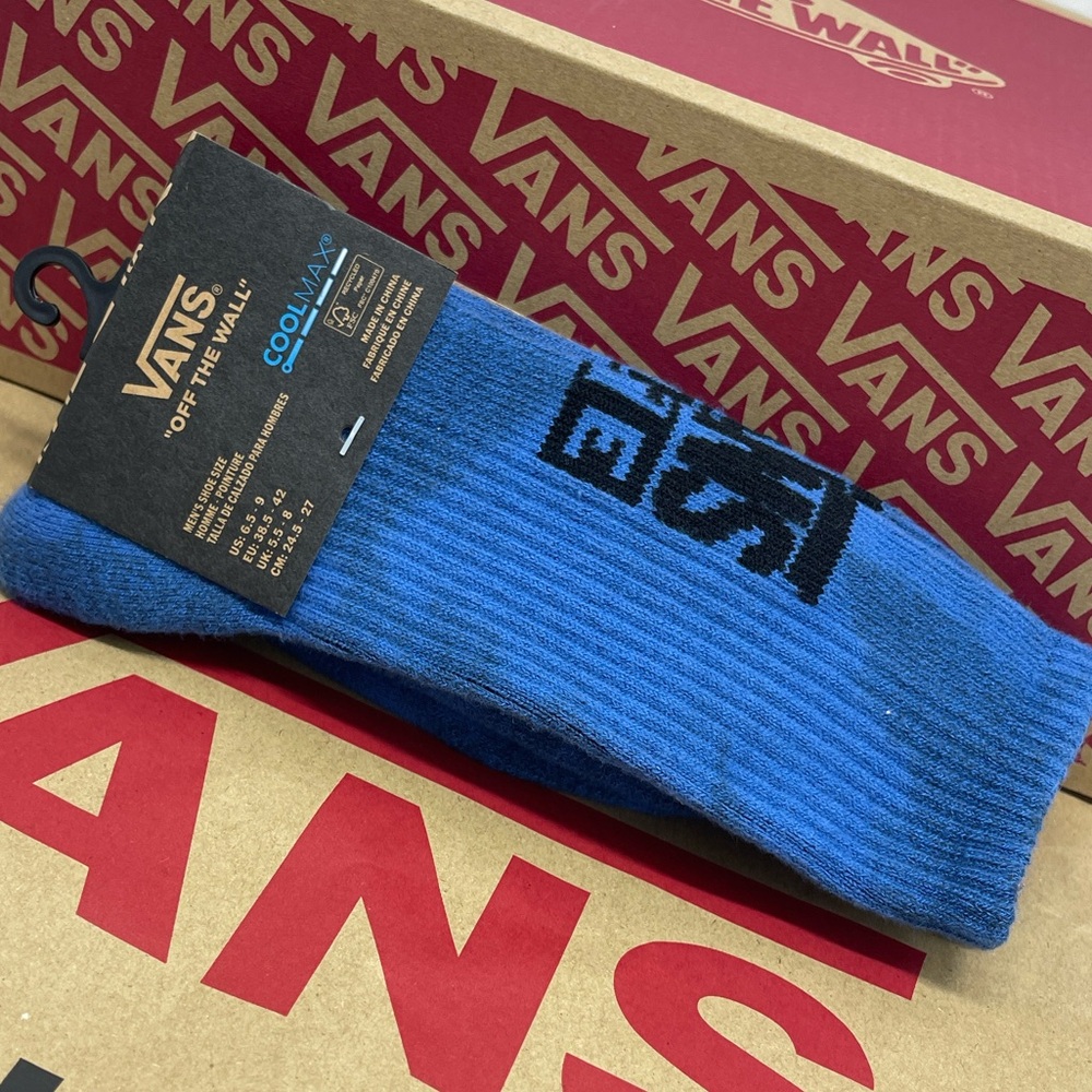 VANS "Off The Wall" Crew socks 
Vans socks (1 pair)